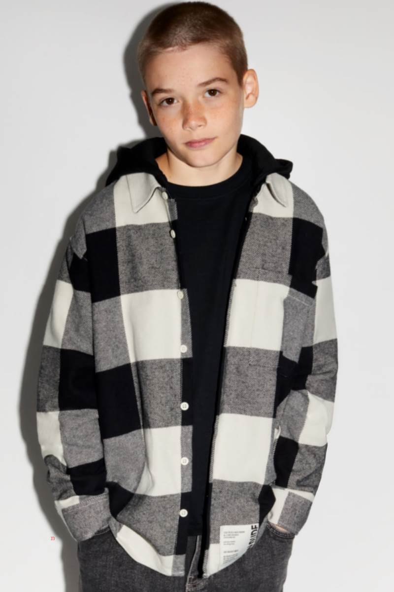 ZARA CHECK WITH DETACHABLE HOOD Övertröja Pojke Svarta | HKDJT-9026