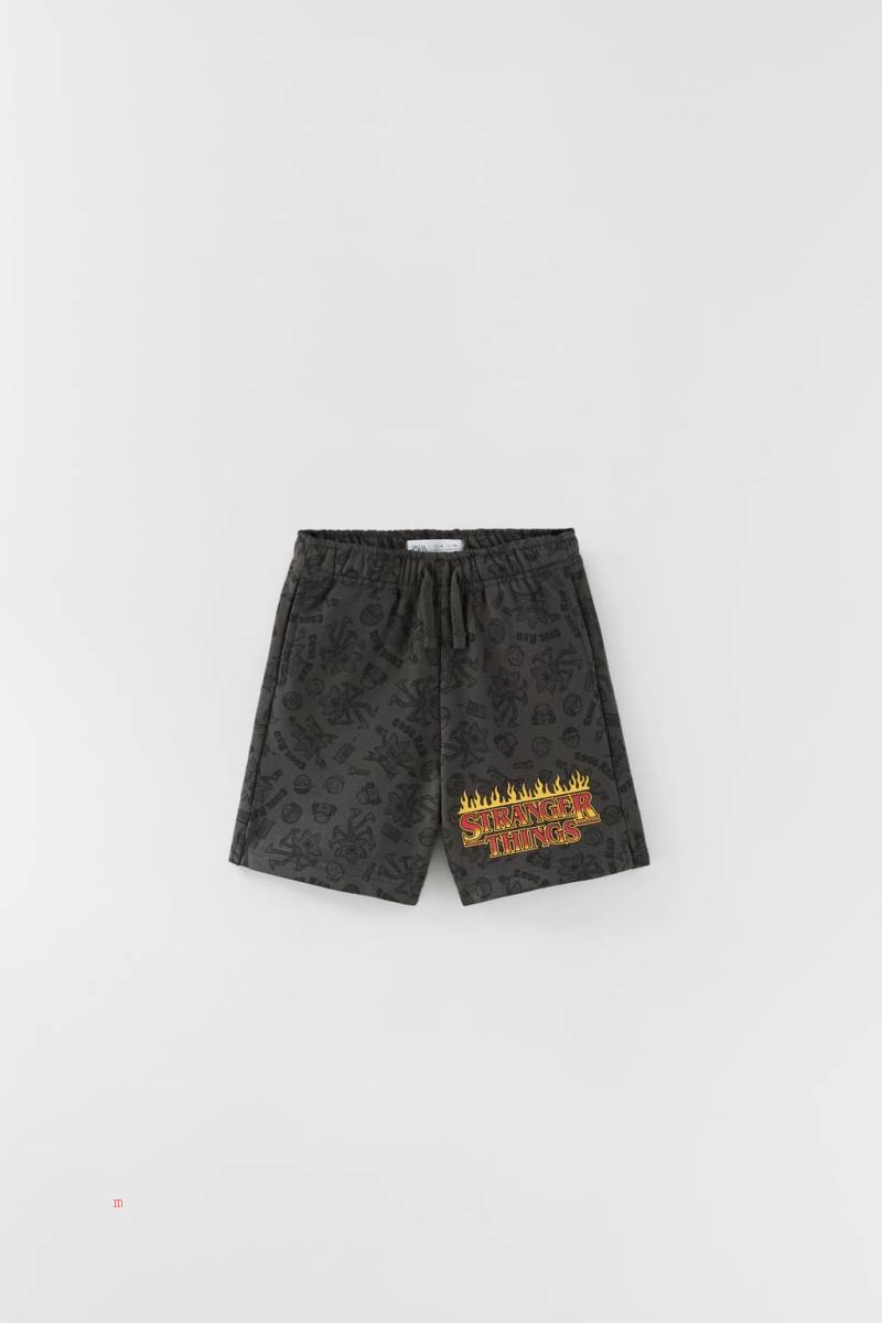 ZARA EMBOSSED STRANGER THINGS TM © NETFLIX PLUSH BERMUDA Shorts Pojke Mörkgrå | AOZBD-2761