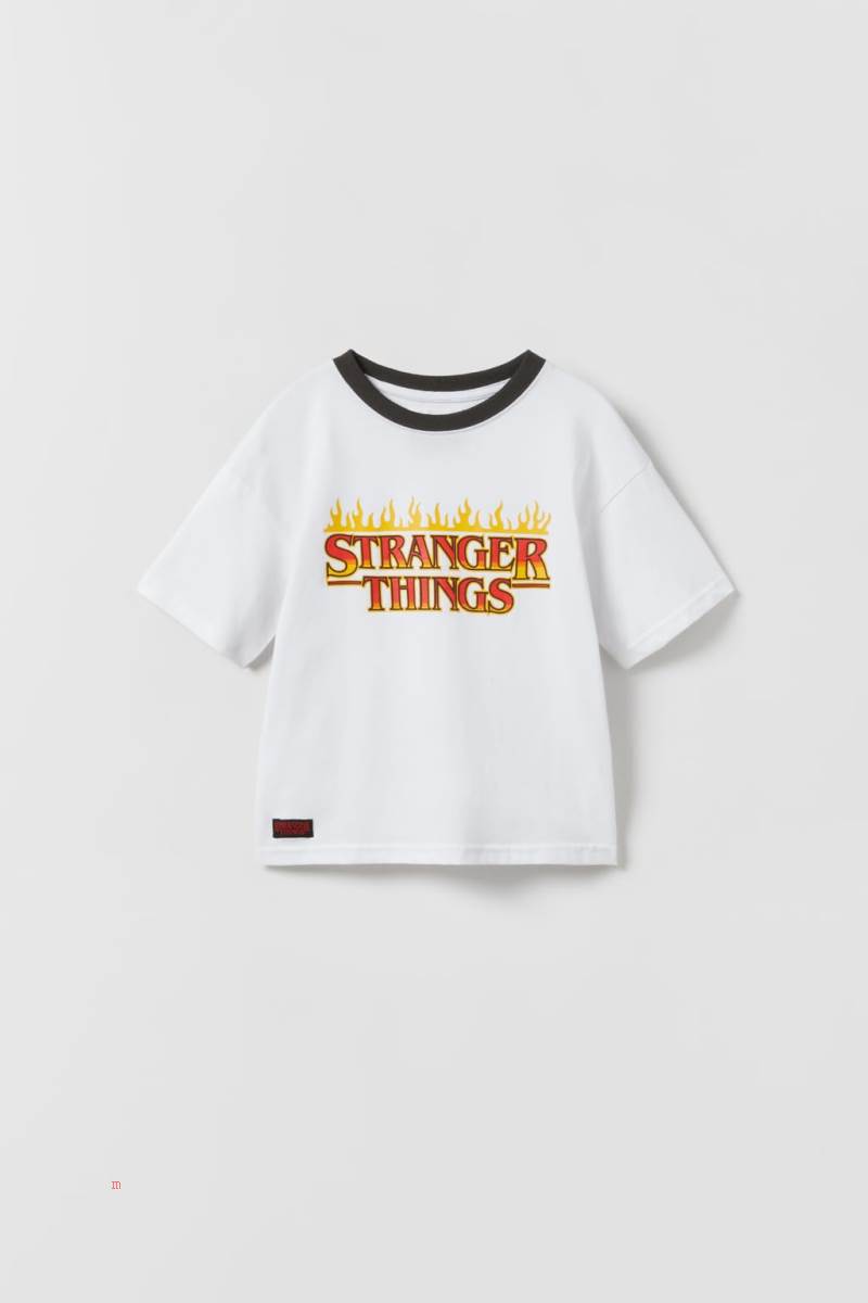 ZARA EMBOSSED STRANGER THINGS TM © NETFLIX T-shirt Tjej Vita | YXSQB-9835