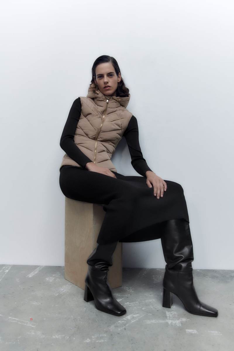 ZARA FITTED PUFFER WITH HOOD Kostym Gilet Dam Bruna | PRACB-0217