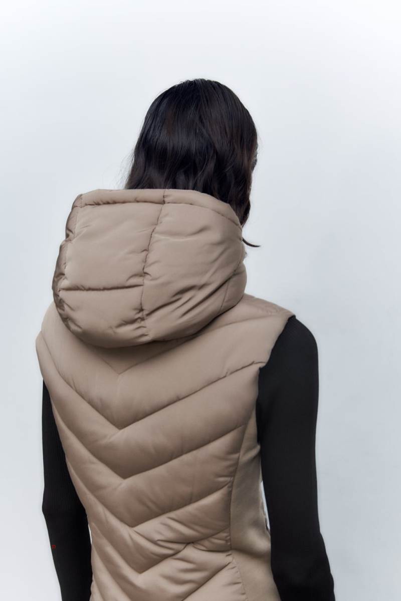 ZARA FITTED PUFFER WITH HOOD Kostym Gilet Dam Bruna | PRACB-0217
