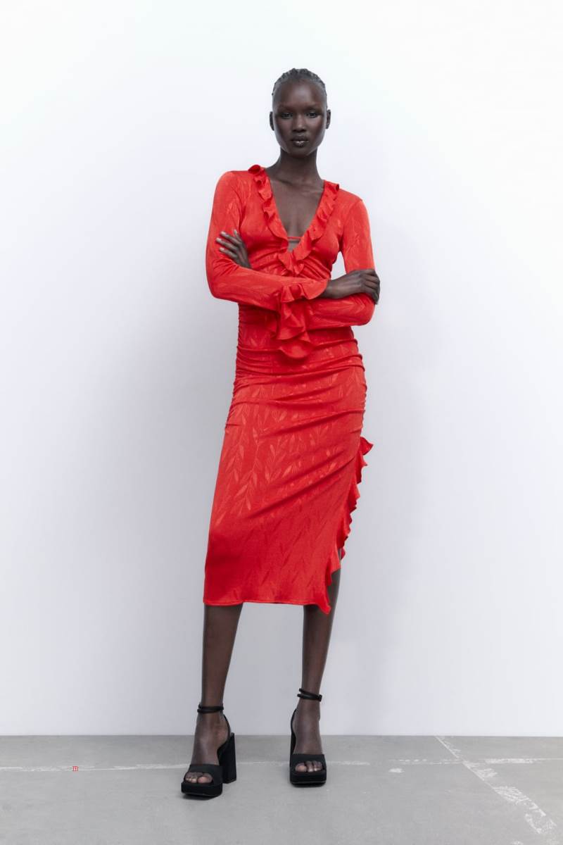 ZARA JACQUARD WITH RUFFLES Klänning Dam Röda | CNTRG-6479