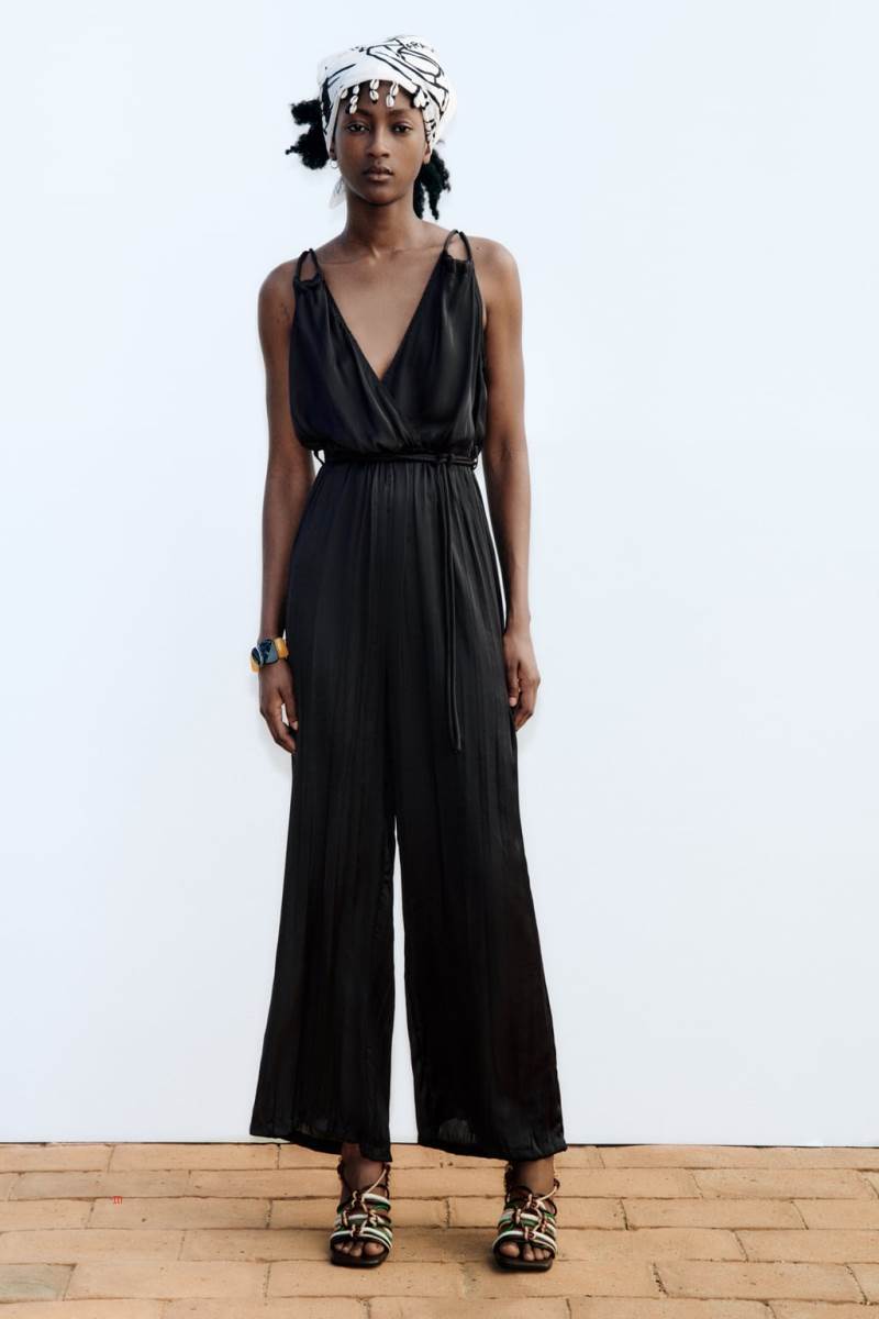 ZARA SATIN WITH WRINKLED EFFECT Jumpsuit Dam Svarta | RYZUJ-5842