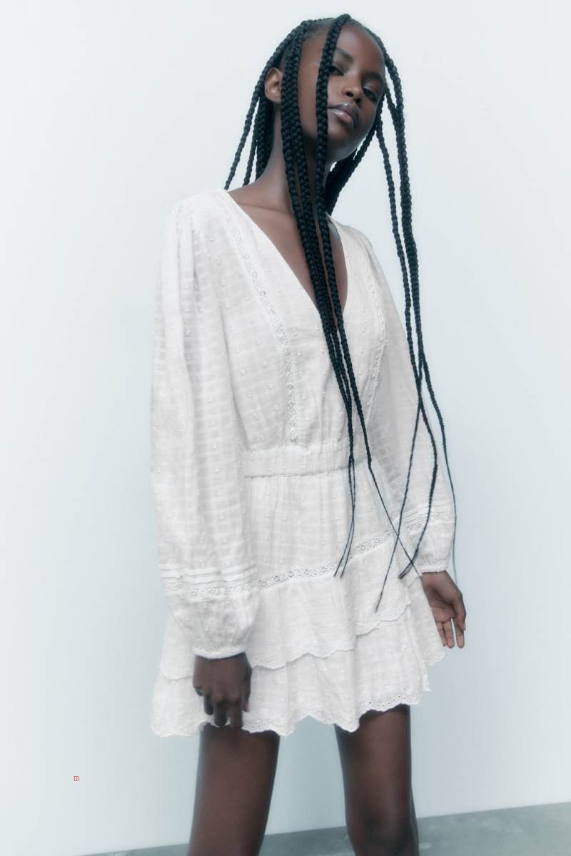ZARA SHORT DRESS WITH EMBROIDERED LACE TRIMS Klänning Dam Vita | TNZIU-3810