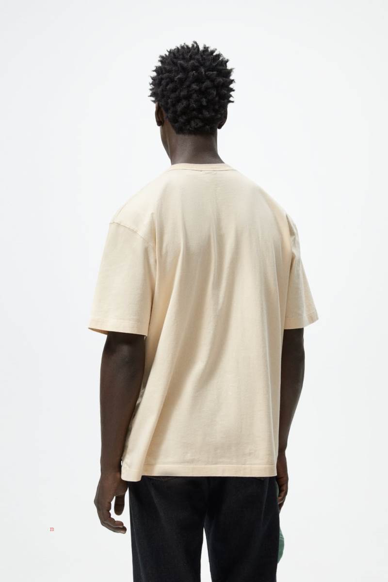 ZARA SNOOPY PEANUTS™ PRINT. T-shirt Herr Vita | SUPNQ-1986